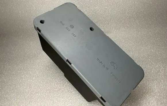 Volkswagen Golf III Door central lock control unit/module 1H0962257