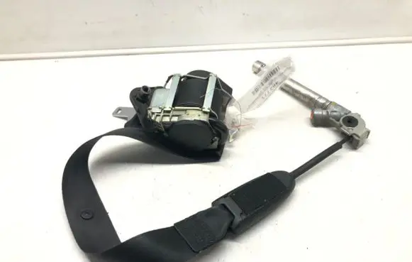 Renault Megane III Front seatbelt 