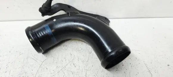 Volvo V40 Turbo air intake inlet pipe/hose 31325986