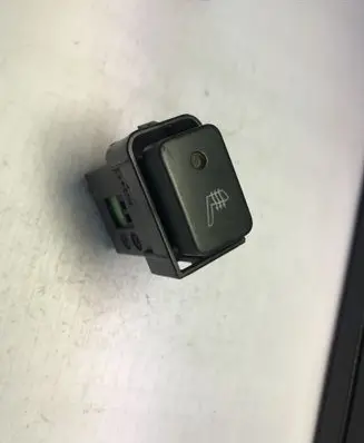 Suzuki Grand Vitara I Seat heating switch