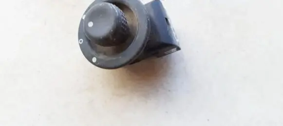 Renault Megane I Wing mirror switch