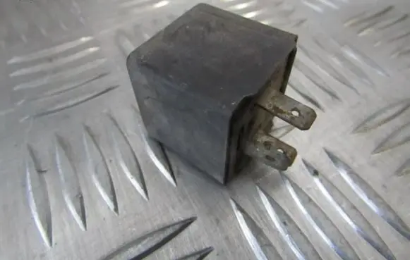 Volkswagen Transporter - Caravelle T4 Other relay 111953227D