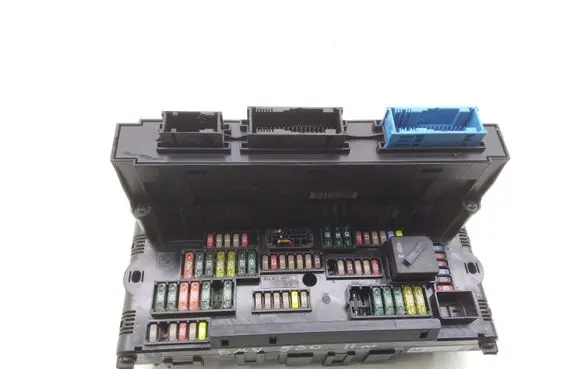 BMW 5 F10 F11 Fuse module 921086101