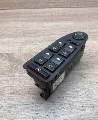BMW 5 E39 Electric window control switch 8368966