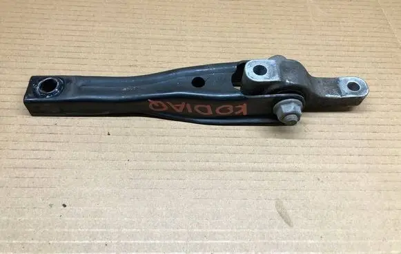 Skoda Kodiaq Engine mount bracket 5Q0199855P 12092017