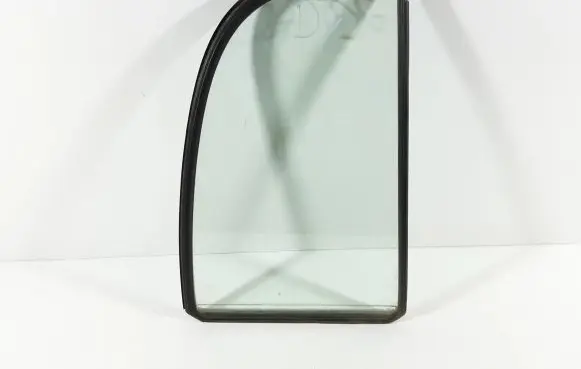 Suzuki Grand Vitara I Rear vent window glass 43R00122 DOT20 M213