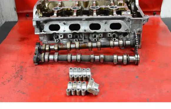 Peugeot 207 CC Engine head V753471080