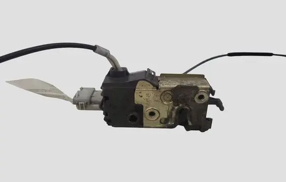 Peugeot 407 Front door lock 9681333780