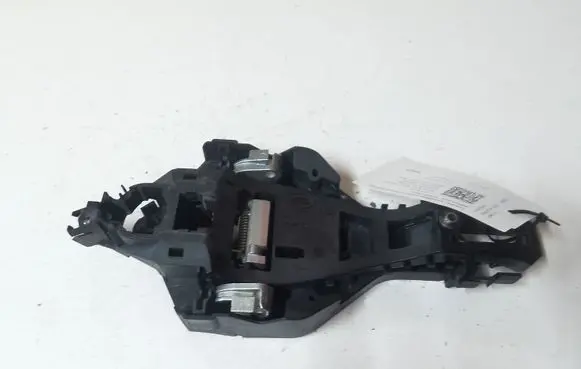 Rear door exterior handle/bracket