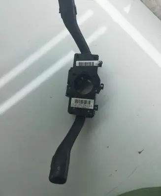 Volkswagen PASSAT B5.5 Indicator stalk 8L0953513G 4BO953503G