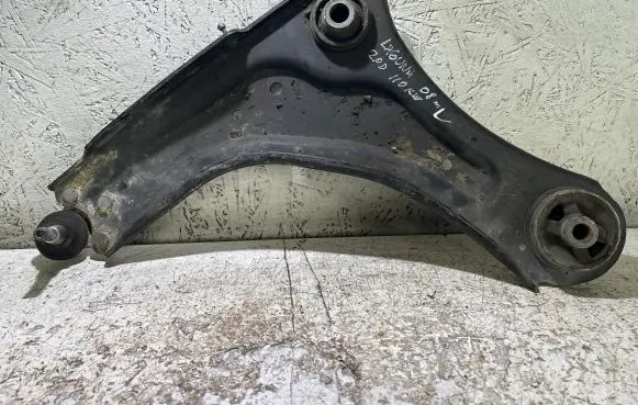 Renault Laguna III Front lower control arm/wishbone
