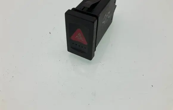 Volkswagen PASSAT B5 Hazard light switch 3B0953235
