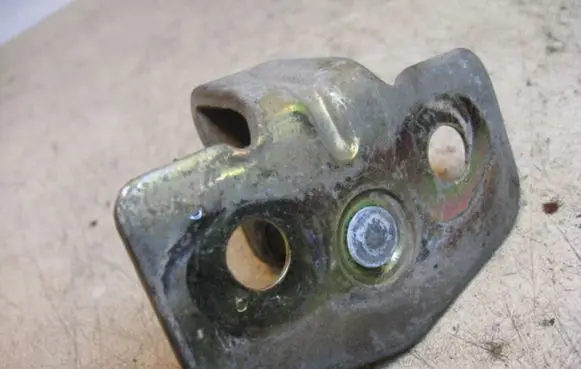 Opel Astra G Rear door lock loop/hook striker 