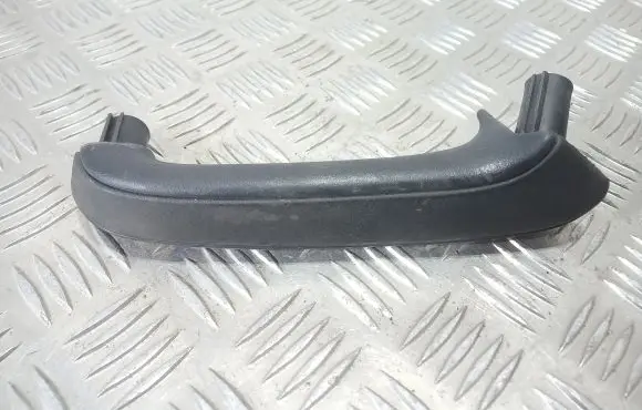 Volkswagen PASSAT B3 Front door interior handle trim 357867197 357867179
