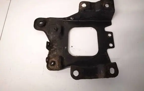 Ford Focus Battery bracket av61r6k034ab av61-r6k034ab