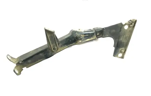 Audi A4 S4 B8 8K Fender mounting bracket 8K0821135B