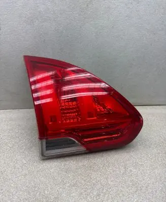 Tailgate rear/tail lights