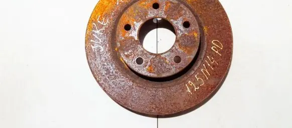 Nissan Juke I F15 Front brake disc ventiliuojamas