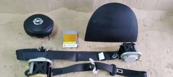 Nissan Micra Passenger airbag