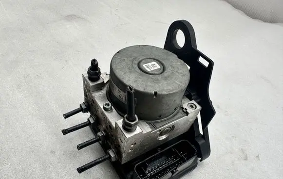 Volkswagen Tiguan ABS Pump 5Q0614517 5Q0614517AQ