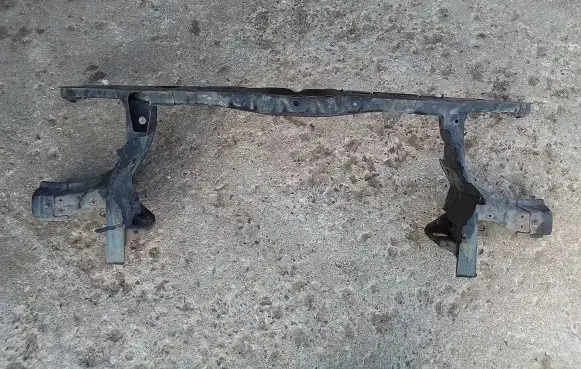 Volkswagen Multivan T5 Radiator support slam panel