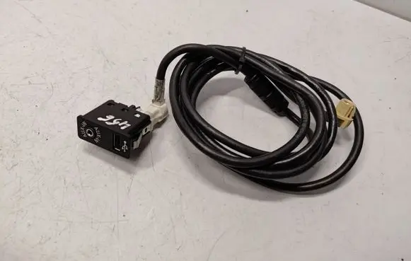 BMW 5 F10 F11 AUX in-socket connector 84109237653 61319129651 51169138500