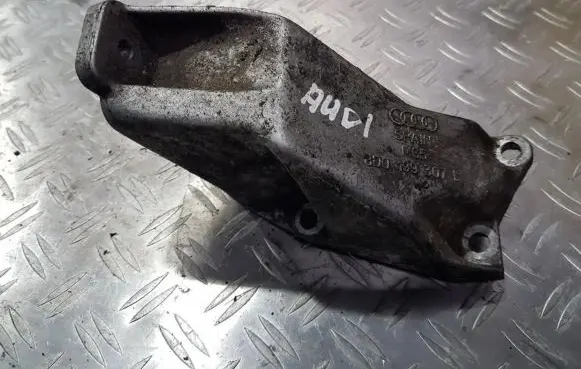 Audi A4 S4 B5 8D Engine mounting bracket 8d0199307l nenustayta