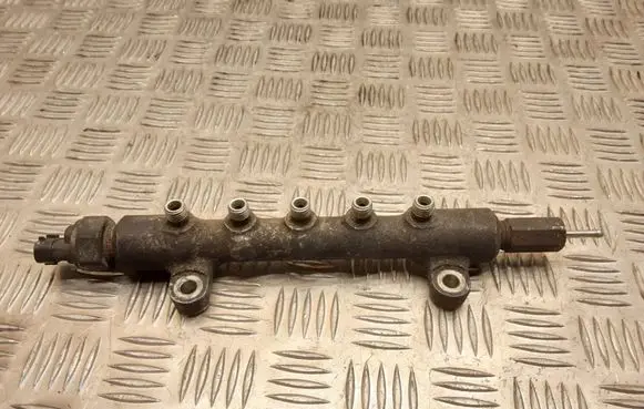 Toyota Avensis T250 Fuel main line pipe 8945871010