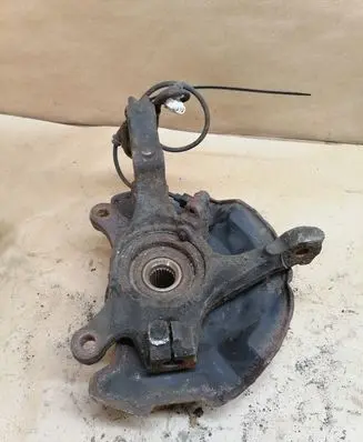 Suzuki Swift I Front wheel hub 07D26N 62J1