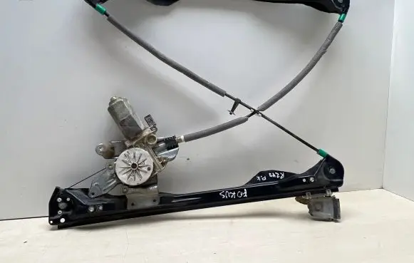 Ford Focus Front door manual window regulator FR01600170A 119144103