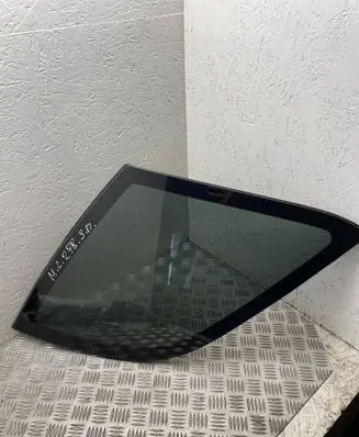 Mercedes-Benz ML W163 Rear side window a1636700412