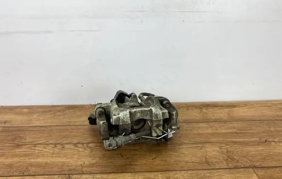Ford Escape IV Rear brake caliper LX612D251BNC