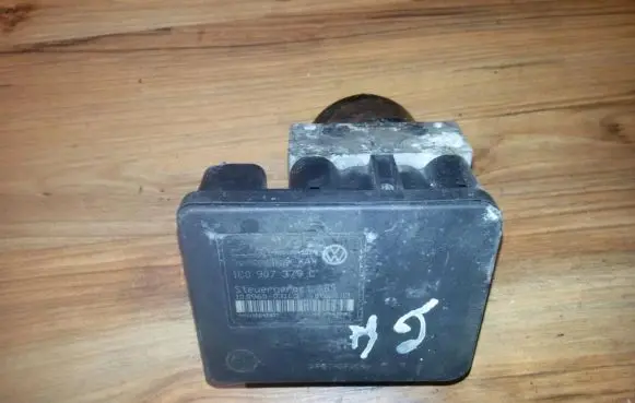 Volkswagen Golf IV ABS Pump 1C0907379C 1J061117E