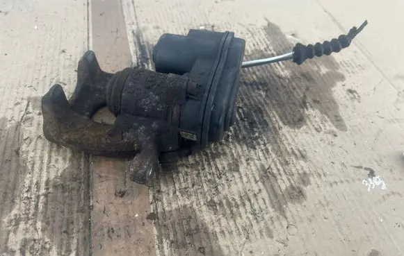 Nissan Qashqai Rear brake caliper 09037B 018G1