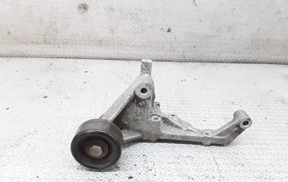 KIA Sorento Generator/alternator belt tensioner