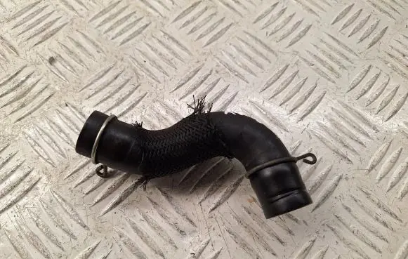 Toyota Avensis T250 Breather hose/pipe 122610R010
