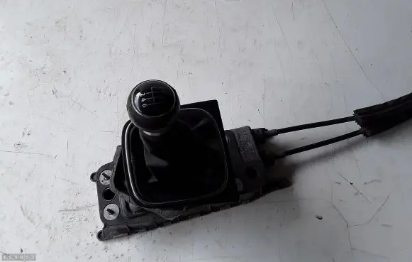 Volkswagen Scirocco Gear shifter/selector 1K0711091A