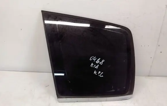 KIA Carens I Rear side window