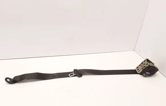 Middle seatbelt (rear)