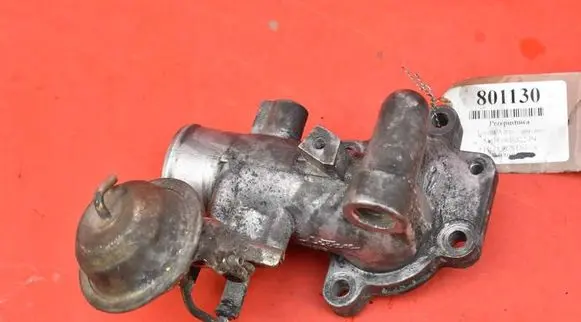 Toyota Yaris Verso Throttle body valve 33010