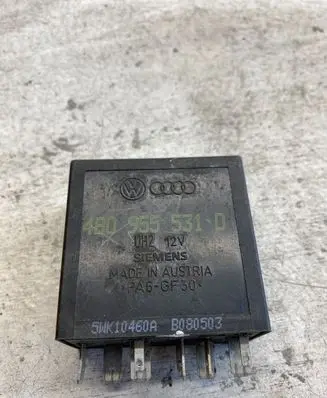 Volkswagen PASSAT B5.5 Other relay 4b955531d