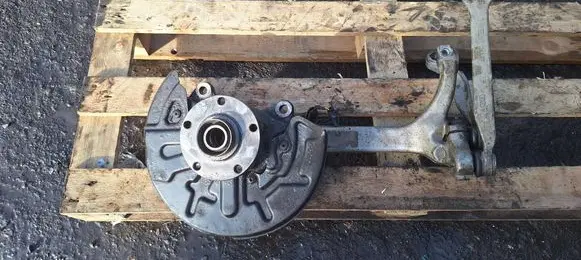 Audi A4 S4 B7 8E 8H Front wheel hub 
