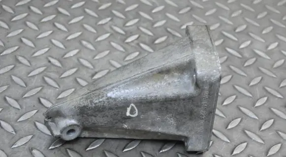 Mercedes-Benz E W211 Engine mounting bracket A6112230804