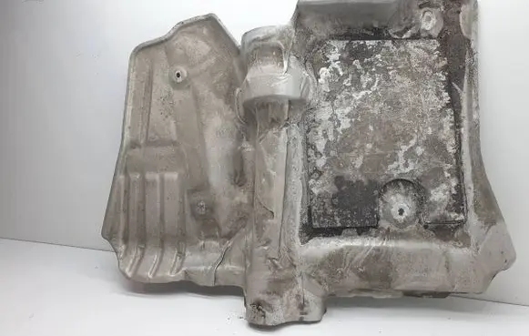 Ford Kuga II Fuel tank bottom protection 