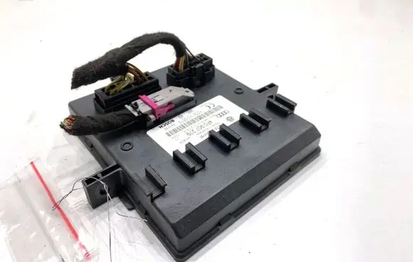 Audi Q7 4L Central body control module 4F0907279
