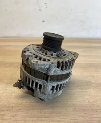 Nissan X-Trail T30 Generator/alternator 23100AU400