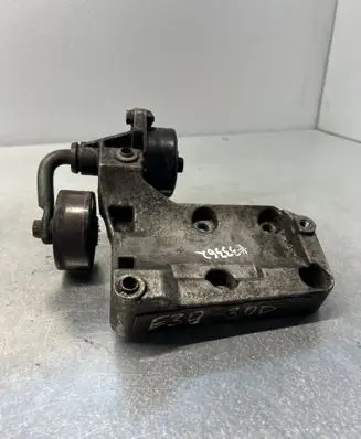 BMW 5 E39 A/C compressor mount bracket 64552247421