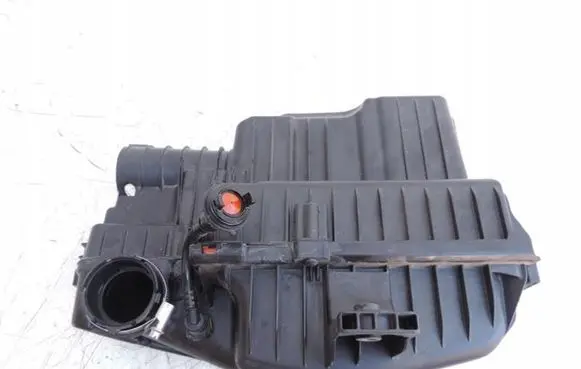 Opel Crossland X Air filter box 9813534180
