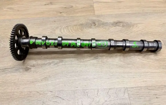 Volvo V40 Camshaft 32213690