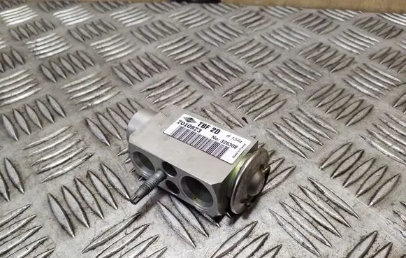 Air conditioning (A/C) expansion valve